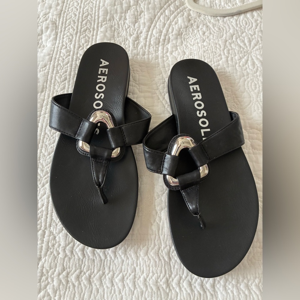 Aerosoles Black thong sandal